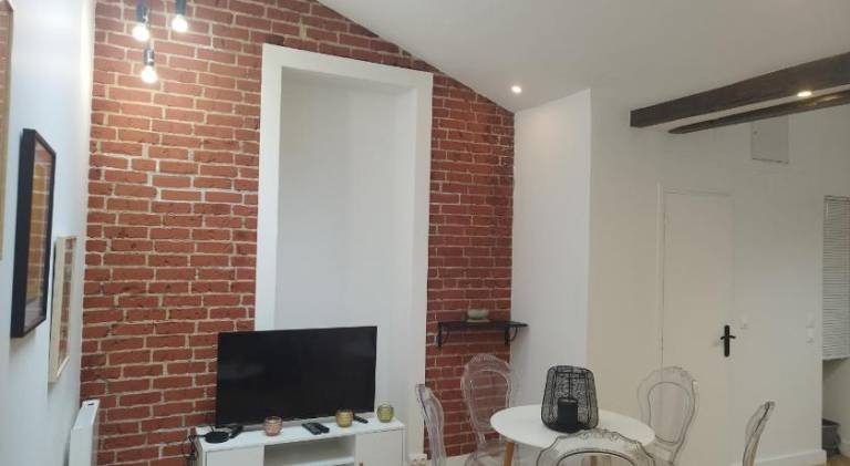 Apartment with 2 rooms for 4 persons in Aubervilliers