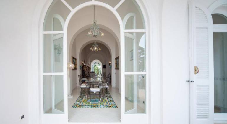 Villa with terrace, garden & hot tub | Pets allowed — photo 3