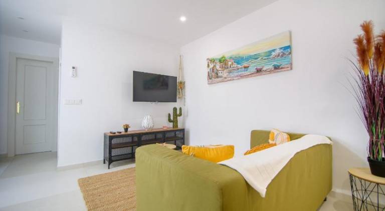 Apartment with pool — photo 2