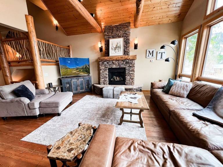House  Whitefish