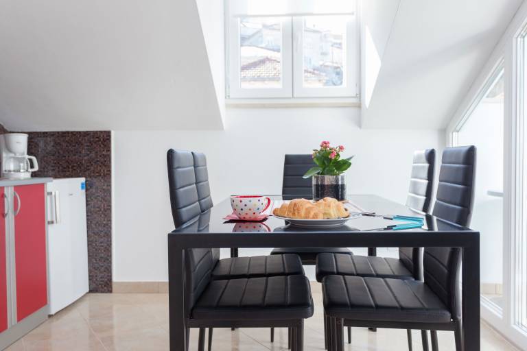 Pleasant apartment with patio | Pets are welcome — photo 3