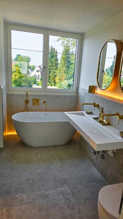 Luxus 80m² Dachgeschoss City Wohnung