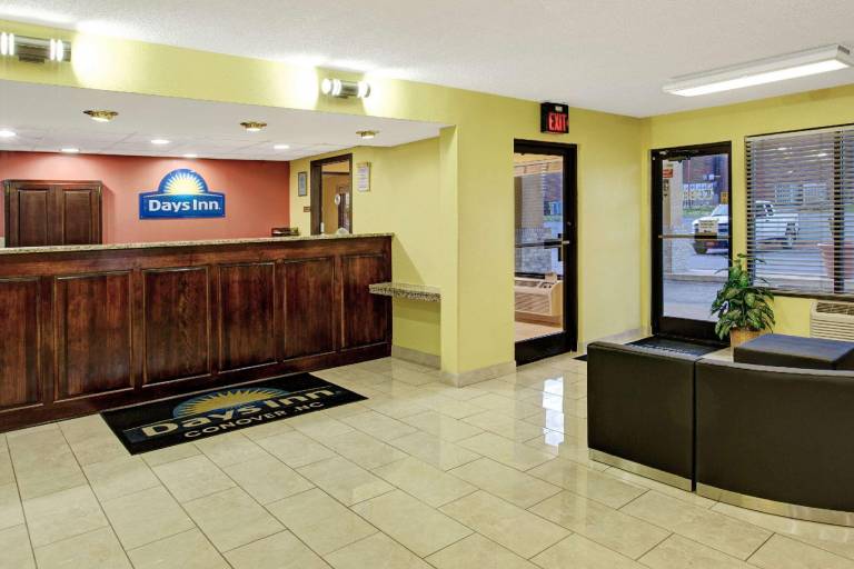 Days Inn by Wyndham Conover-Hickory — photo 3