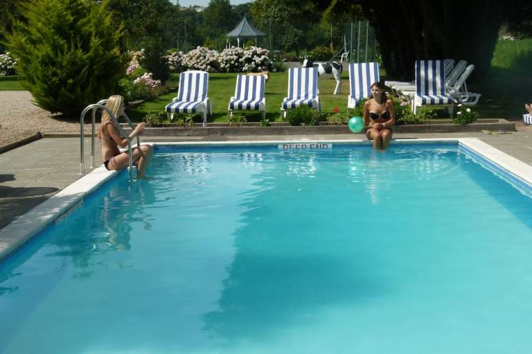 Beachcombers Hotel