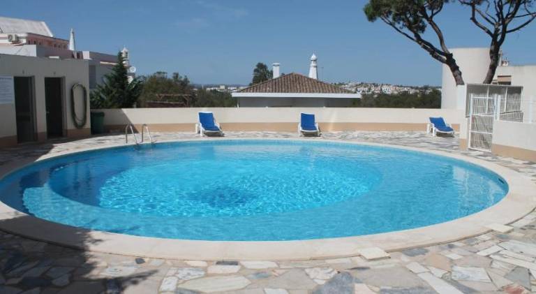 Holiday apartment with terrace & pool | Close to the beach | Pets allowed in Portimão