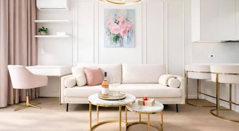 Luxury Riverside Apartment with Netflix, PrimeTV, EV Parking and 1Gbps WiFi in Wroclaw