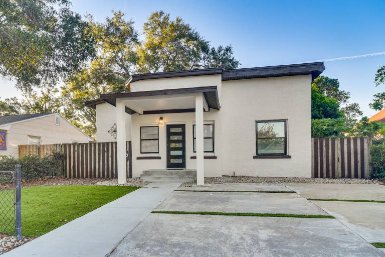 4 Mi to Dtwn St Pete Pet Friendly Home w Yard