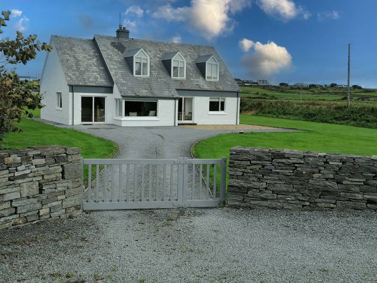 Holiday & Lettings in Miltown Malbay from £68 HomeToGo