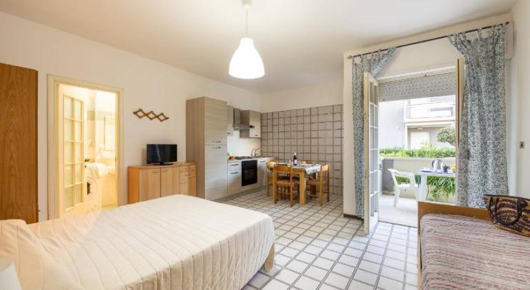 Beautiful serviced apartment with garden | Close to the beach | Pet-friendly — photo 2