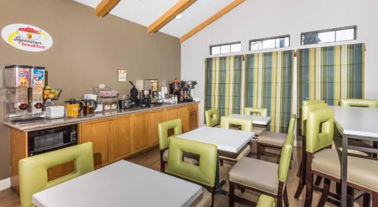 Studio 6 Suites Opelousas, LA — photo 3