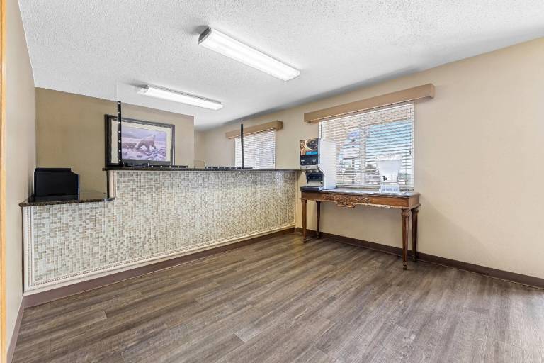 Rodeway Inn Rapid City North — photo 4