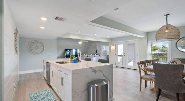 A-Frame beach house with private pool and minutes from the beach in Jamaica, TX