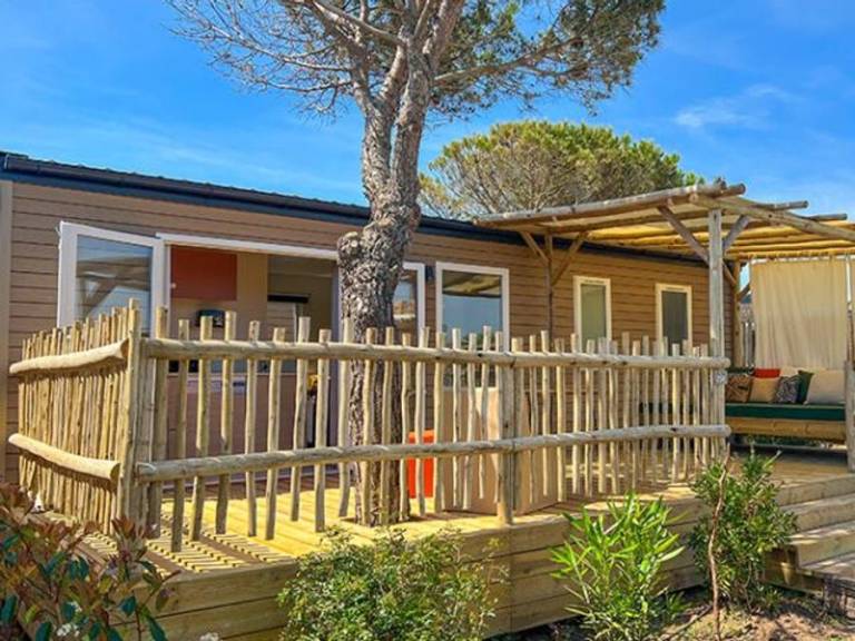Mobile home with terrace & heated pool — photo 4