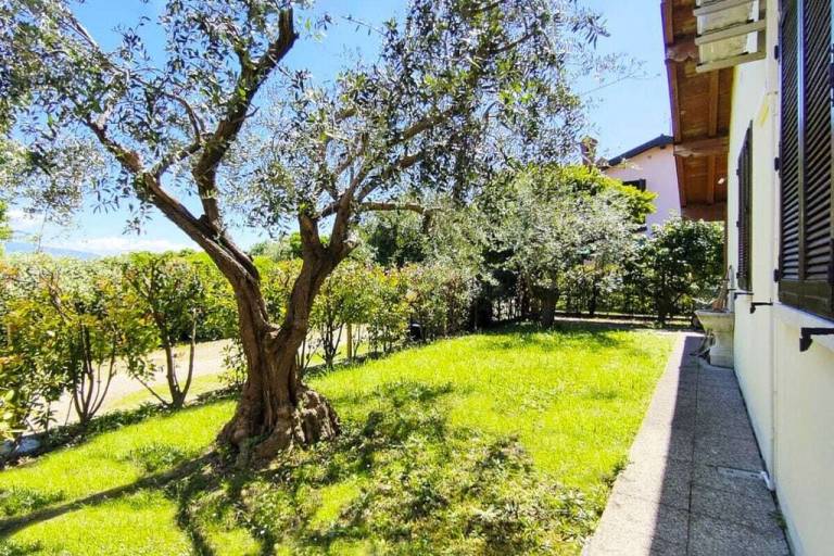 Villa with yard & BBQ — photo 4