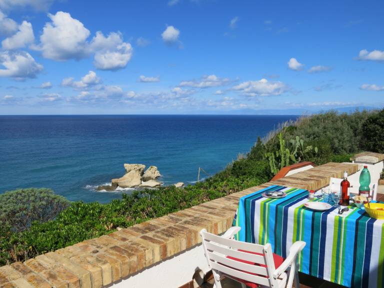 Rental apartment with garden, terrace & barbeque | Sea view — photo 3