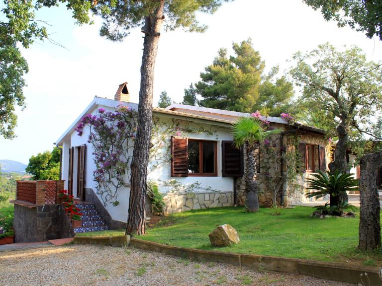 Family-friendly big house with terrace, private pool & barbeque | Next to the beach | Perfect for remote work | Pet-friendly — photo 4