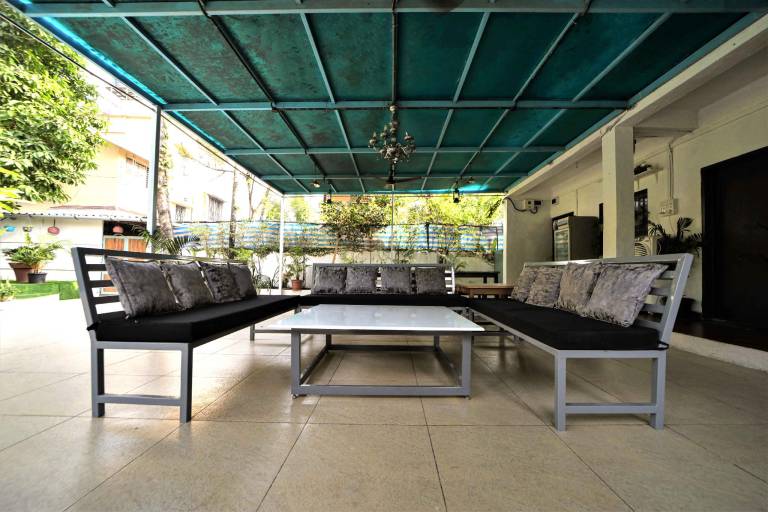 House with pool, BBQ & yard — photo 4