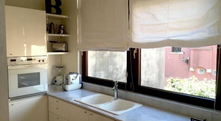 Apartment with hot tub — photo 3