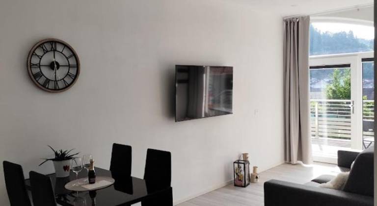Fully equipped beautiful apartment with patio | Pets allowed — photo 3