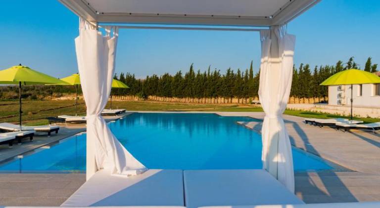 Farm with barbecue, garden & pool | Dogs allowed — photo 3