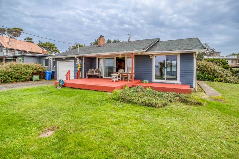 House  Waldport