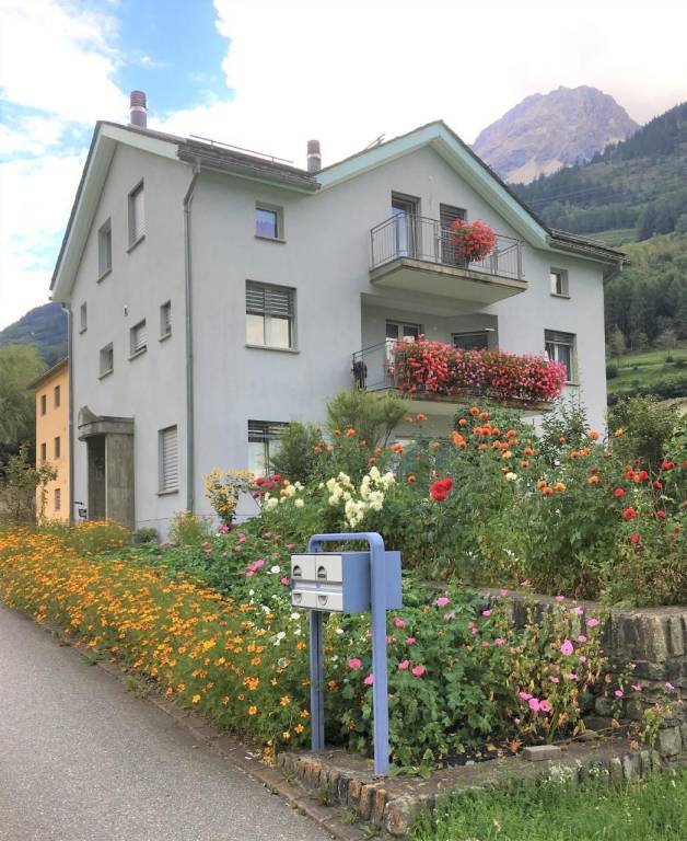 Schöne sonnige 2 5 Zimmer Parterre Ferienwohnung