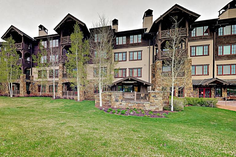 Condo  Avon
