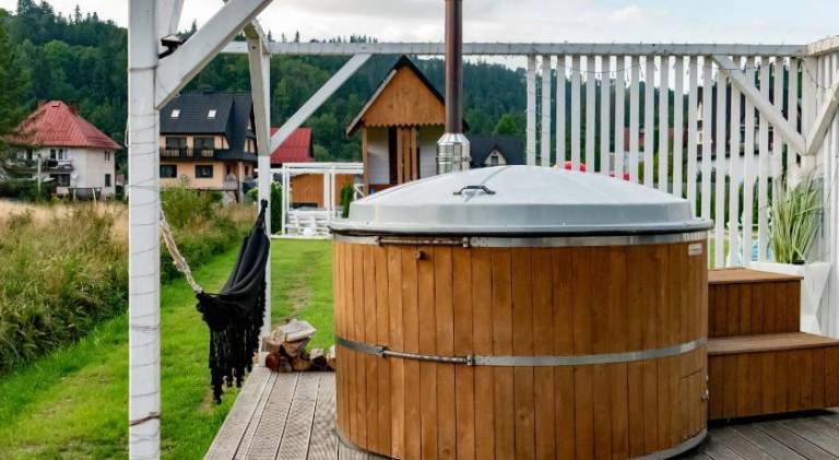 Chalet with hot tub & pool | Dogs allowed — photo 3