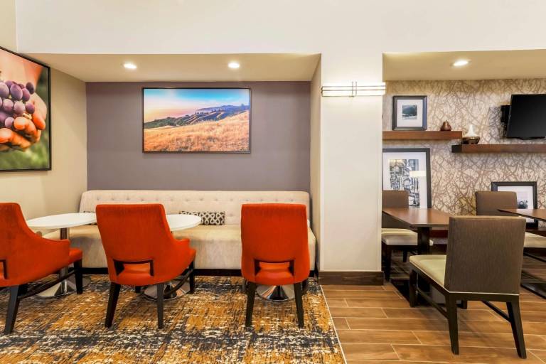 Hampton Inn & Suites Windsor - Sonoma Wine Country — photo 5