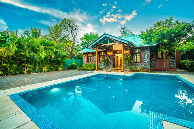 Villa  Mandwa Beach