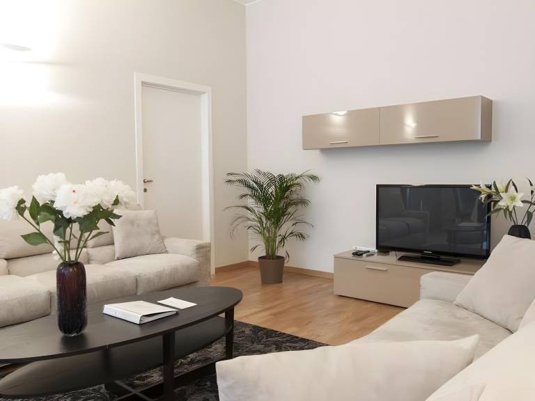 Holiday apartment with terrace | Next to Milan Cathedral | Pets allowed in Milan, OH