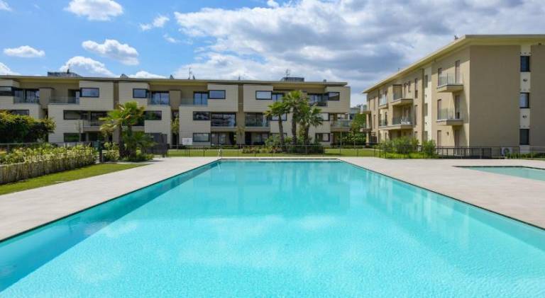 Apartment with pool & garden in Pozzolengo