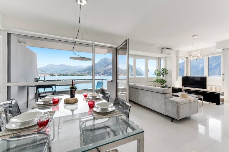 Apartment with terrace | Water view — photo 2