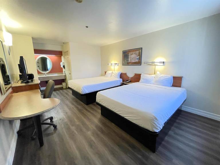 Motel 6 Barstow, Ca - Lenwood Road — photo 2