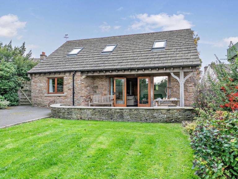 Cottage with garden in Derby