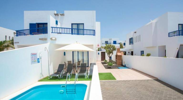 Fully equipped charming house with terrace, private pool & barbeque | Pet-friendly in Yaiza