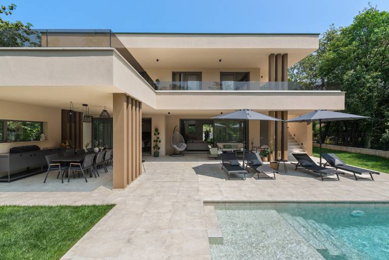 Villa with BBQ & heated pool — photo 2