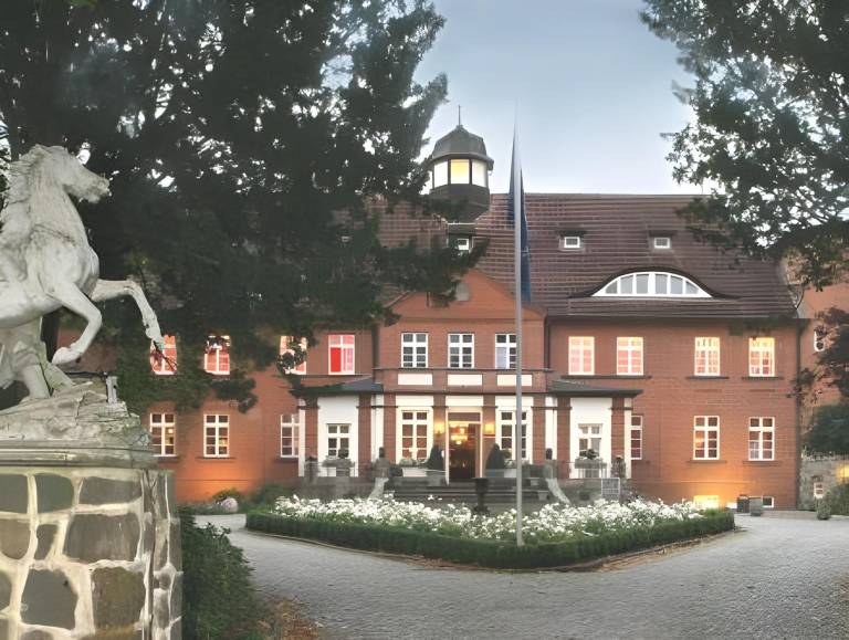 Schloss Basthorst in Schwerin