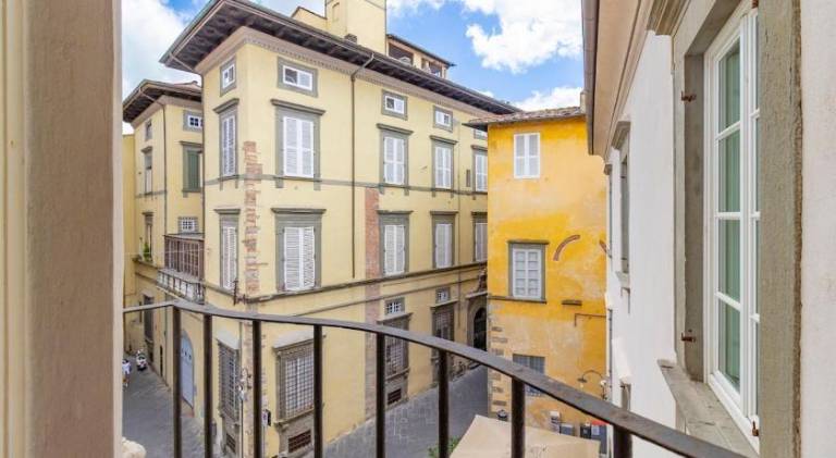 Elegant Historic Residence 50m Puccini Museum AC — photo 4
