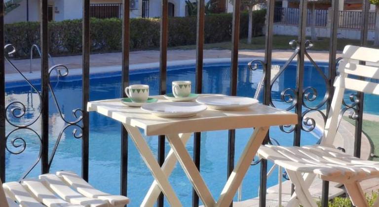 Fully equipped nice holiday apartment with garden, private pool & terrace | Beach nearby | Pets allowed in Playas