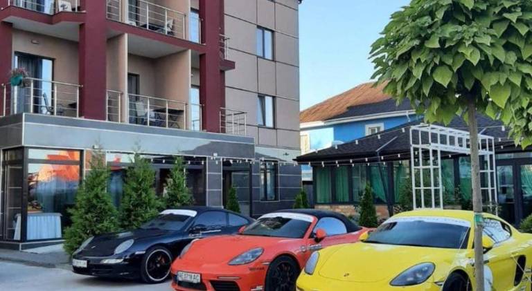 Biruza Club