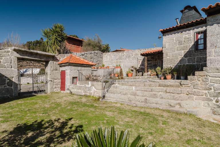 House with fast internet, patio & BBQ | Garden view | Perfect for remote work | Pets allowed — photo 3
