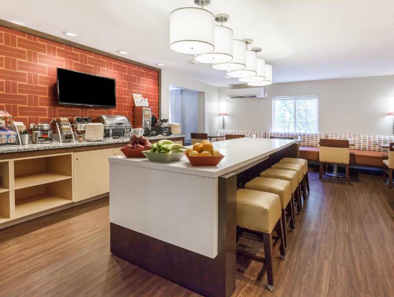 MainStay Suites Detroit Auburn Hills — photo 2