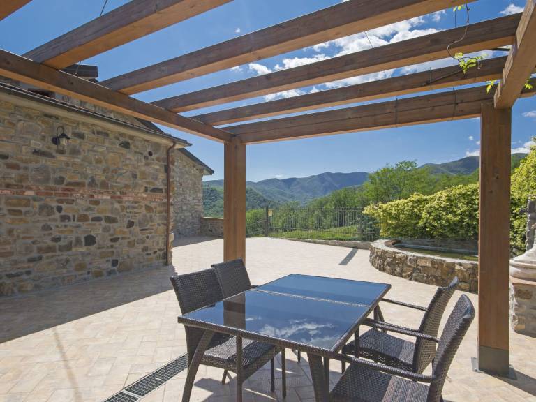Vacation home with terrace, garden & pool | Nature view — photo 3