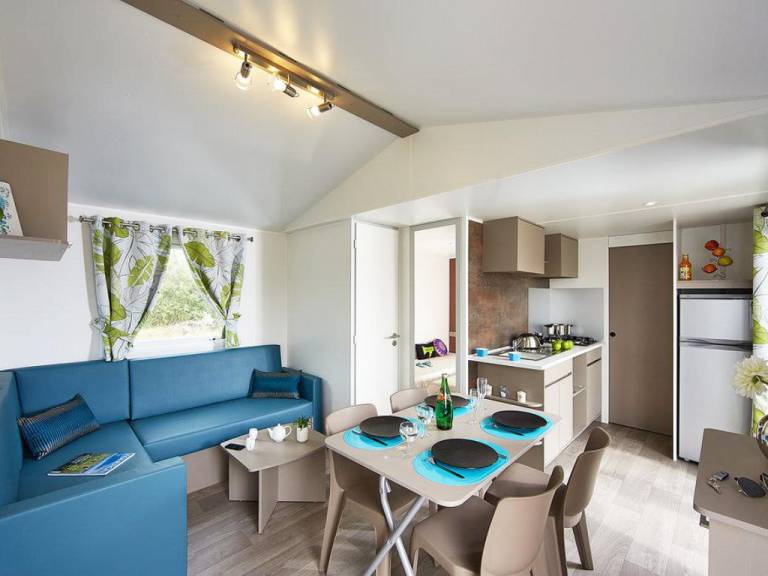 Child-friendly caravan with pool, garden & BBQ | Dogs allowed — photo 2