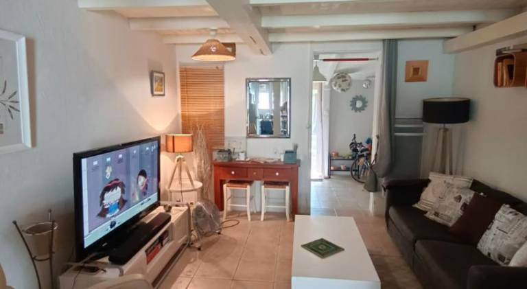 Holiday apartment with terrace in Martigues