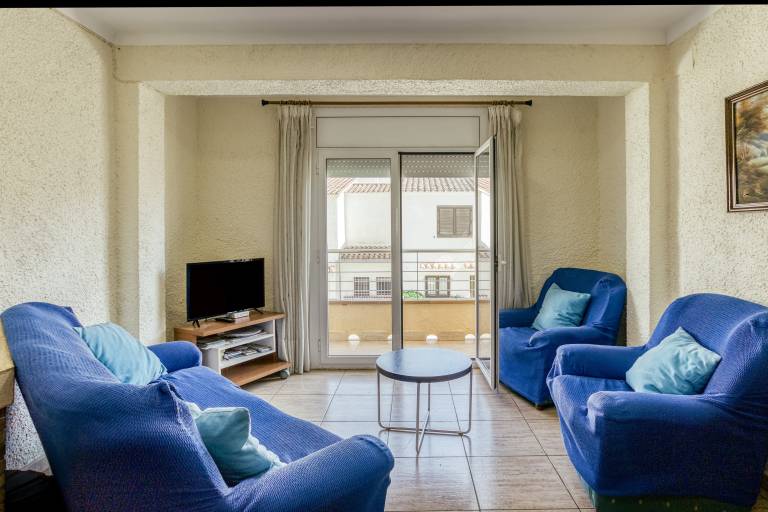 Rental apartment with terrace & fast internet | City view in L'Escala