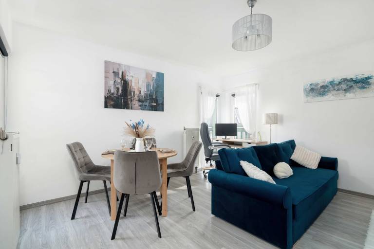 Przemys owa 50 Pozna Charming Apartment with Parking Balcony — photo 5