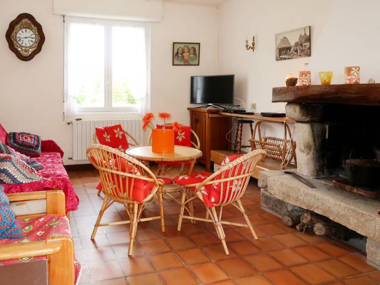 Vacation home with patio, barbecue & yard — photo 4