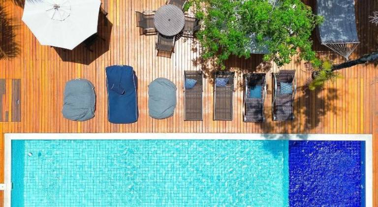 Vacation home with pool, yard & jacuzzi in Porto Seguro